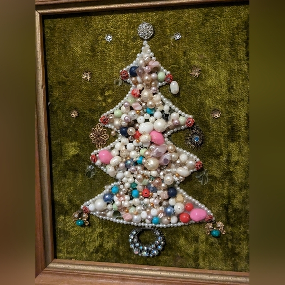 Costume Jewelry Christmas Tree Art - Picture 2 of 2